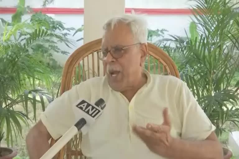 shivanand-tiwari-said-if-nitish-kumar-separates-from-bjp-rjd-will-welcome