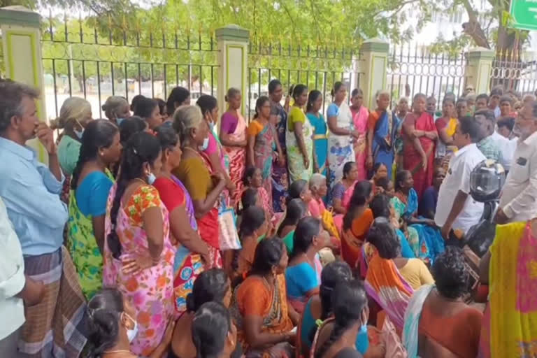 தரிசு நிலங்களில் விமான நிலையம் அமைக்க தமிழக அரசு முன்வர வேண்டும் - ஏகனாபுரம் கிராம மக்கள் மனு