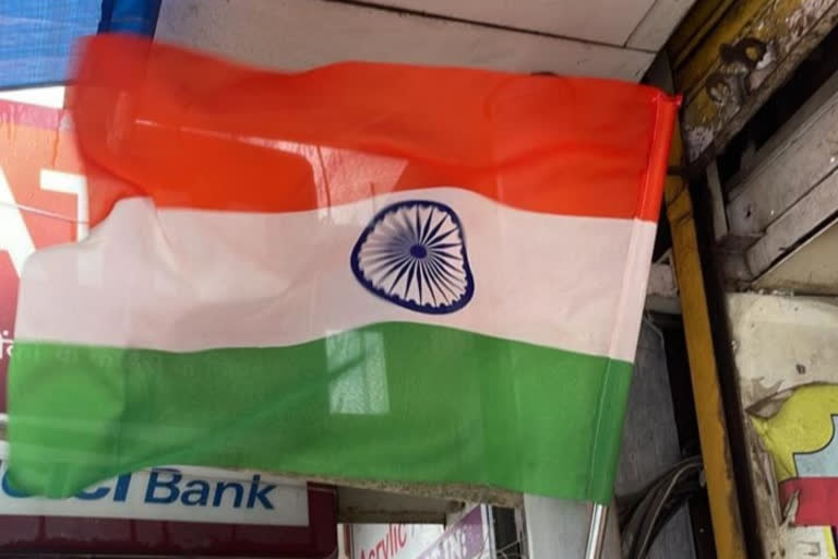 'Har Ghar Tiranga' campaign: Flag sale skyrockets, traders struggling to meet demand