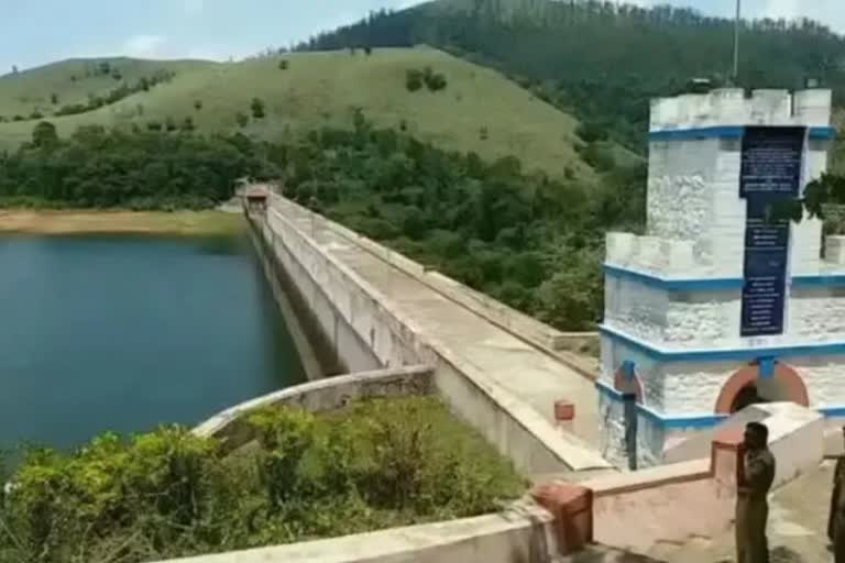 Mullaperiyar Dam rule curve allegations  Mullaperiyar Dam latest news  ഇടുക്കി ഇന്നത്തെ വാര്‍ത്ത  മുല്ലപ്പെരിയാര്‍ റൂൾ കർവ് ലംഘനം  മുല്ലപ്പെരിയാര്‍ ഡാം  kerala heavy rain  കേരളത്തില്‍ അതിശക്ത മഴ  മുല്ലപ്പെരിയാറിനെക്കുറിച്ച് എംകെ സ്റ്റാലിന്‍  മുല്ലപ്പെരിയാറിനെതിരെ ആരോപണം  മുല്ലപ്പെരിയാറിൽ റൂൾ കർവ് ലംഘനം  rule curve violations in Mullaperiyar Dam  MK Stalin on Mullaperiyar