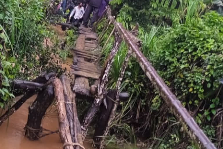 Udupi: 7 year old school girl fell into a ditch while crossing a footbridge