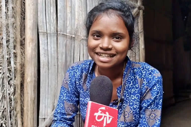 Tamil Nadu: First Kani Tribe girl to attend college from her village