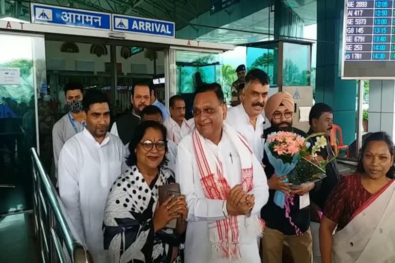 Jharkhand Congress state incharge Avinash Pandey reached Ranchi
