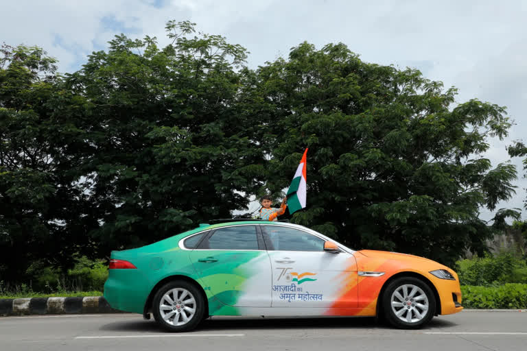 Surat businessman paints car in the tricolor worth lakhs