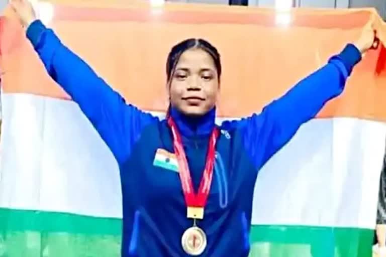 Wushu Competition 2022  priyanka kewat won gold medal in Georgia  sidhi priyanka kewat won gold medal  sidhi priyanka kewat gold medal  Wushu Competition priyanka kewat  चपरासी की बेटी ने प्रियंका केवट  प्रियंका केवट ने बढ़ाया देश का मान  प्रियंका केवट ने जीता गोल्ड मेडल  वुशू प्रतियोगिता 2022