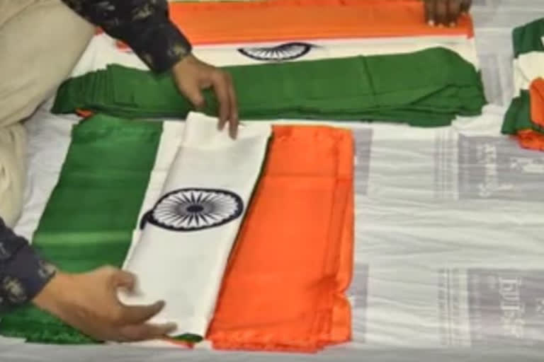 Tricolor flags prepared in Muzaffarpur to be hoisted in Jammu and Kashmir