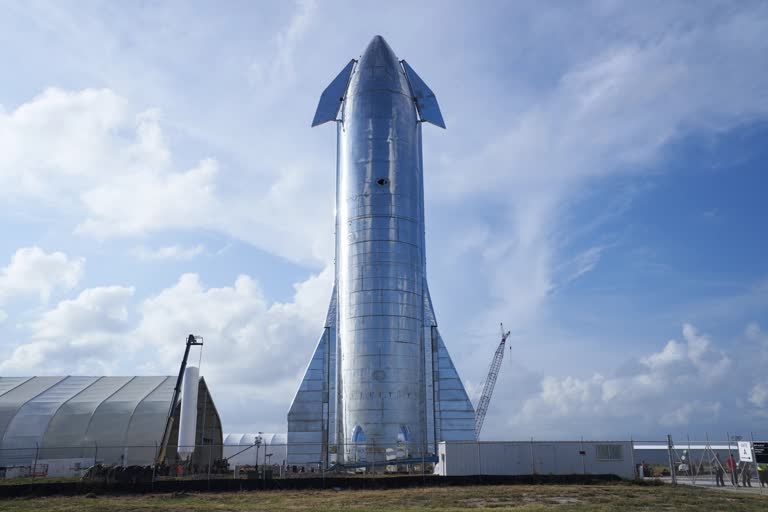 SpaceX Starship  Starship Orbital test flight launch  Federal Communications Commission  സ്റ്റാർഷിപ്പ് റോക്കറ്റ്  സ്‌പേസ് എക്‌സ് സ്റ്റാർഷിപ്പ്  സ്റ്റാർഷിപ്പ് റോക്കറ്റിന്‍റെ ആദ്യ പരീക്ഷണ വിക്ഷേപണം  ലോഞ്ച് ക്ലിയറൻസ്  Orbital test flight  മാർസ് റോക്കറ്റ് സ്റ്റാർഷിപ്പ്  റേഡിയോ സ്പെക്ട്രം ലൈസൻസ്  ഫെഡറൽ കമ്മ്യൂണിക്കേഷൻസ് കമ്മിഷൻ