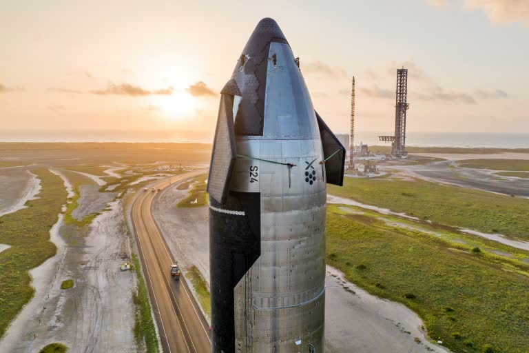 SpaceXs Starship satellite flight test