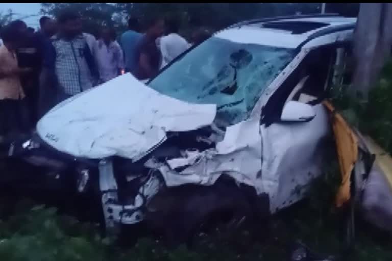 road accident at anand in gujarat several killed in car auto bike collisionEtv Bharat