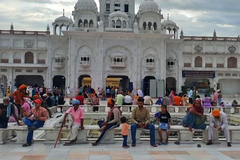 girl body found outside the Darbar Sahib  Darbar Sahib in Punjab  Punjab crime news  Etv Bharat Karnataka news  ದರ್ಬಾರ್ ಸಾಹಿಬ್​ ಆವರಣದಲ್ಲಿ ಹೆಣ್ಣು ಮಗುವಿನ ಶವ ಪತ್ತೆ  ರಾಖಿ ಹಬ್ಬ  ಸಹೋದರಿಯರು ತಮ್ಮ ಸಹೋದರರಿಗೆ ರಾಖಿ ಕಟ್ಟುವುದು ವಾಡಿಕೆ  ದರ್ಬಾರ್​ ಸಾಹಿಬ್​ ಮಂದಿರ