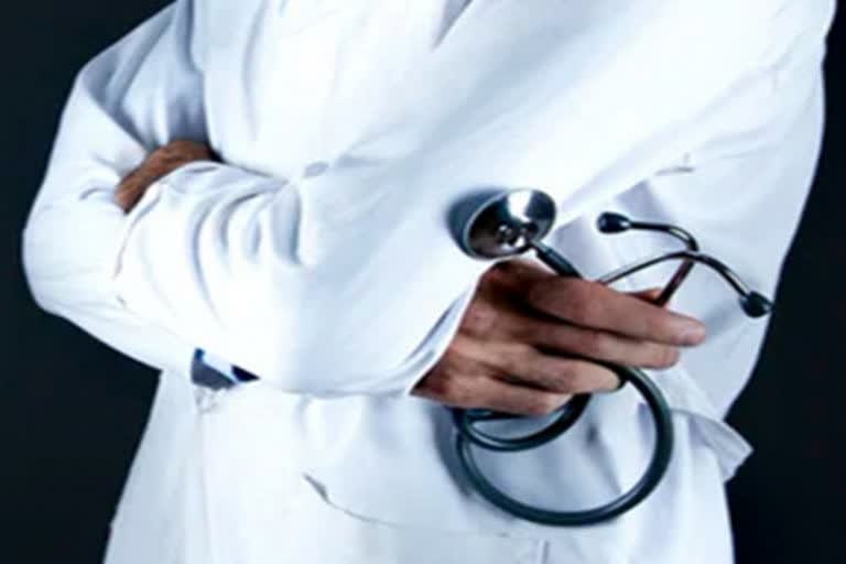 Govt bans five doctors from doing private practice