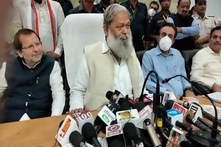 Etv Bharatanil vij suspended policemen in rohtak