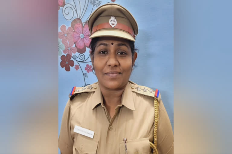 Union Home Ministry Award  Union Home Ministry Award 2022  Woman Police Inspector get Union Home Ministry Award  nellai Woman Police Inspector get Union Home Ministry Award  பெண் காவல் ஆய்வாளருக்கு மத்திய உள்துறை அமைச்சக விருது  மத்திய உள்துறை அமைச்சக விருது  மத்திய உள்துறை அமைச்சக விருது 2022  நெல்லை பெண் காவல் ஆய்வாளருக்கு மத்திய உள்துறை அமைச்சக விருது