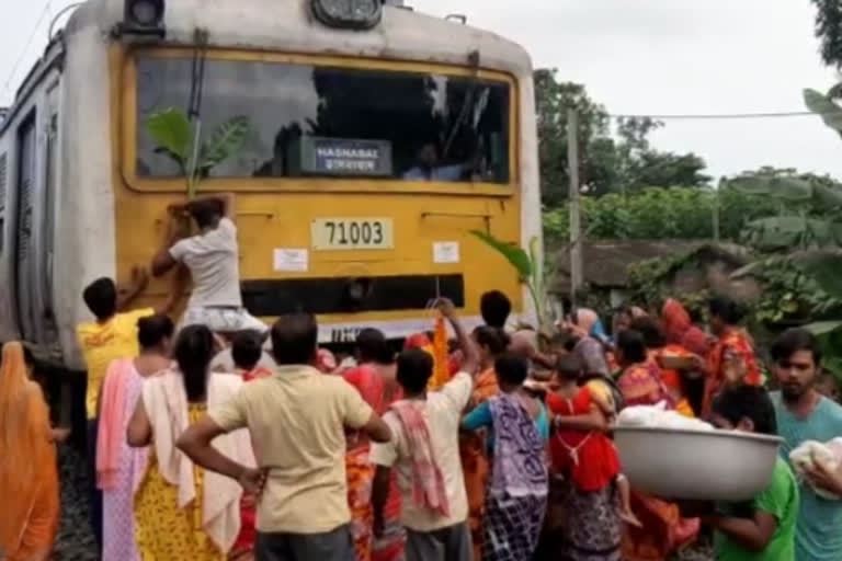 Vishwakarma Puja in Railway truck at North 24 parganas