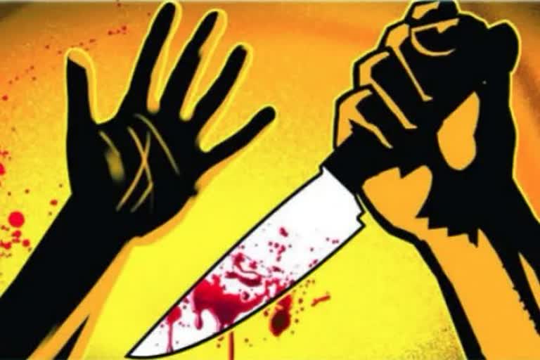 Woman walks into police station with severed head of daughter in law in Andhra Pradesh  Andhra Pradesh todays news  Andhra Pradesh Woman beheads daughter in law  മരുമകളുടെ അറുത്ത തലയുമായി സ്‌ത്രീ പൊലീസ് സ്റ്റേഷനില്‍  മരുമകളുടെ തല അറുത്ത് ആന്ധ്രാപ്രദേശിലെ സ്‌ത്രീ  ആന്ധ്രാപ്രദേശിൽ വിധവയായ മരുമകളെ കൊലപ്പെടുത്തി മധ്യവയസ്‌ക