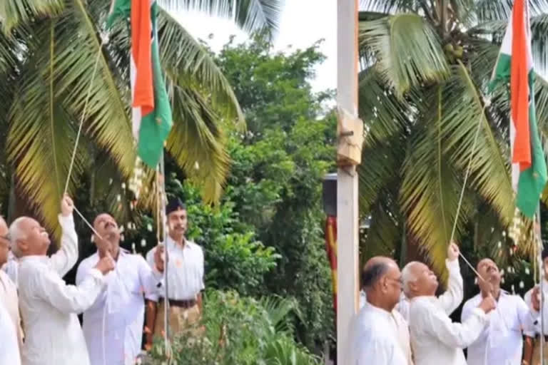 Har Ghar Tiranga: Bhagwat hoists tricolour at RSS headquarters