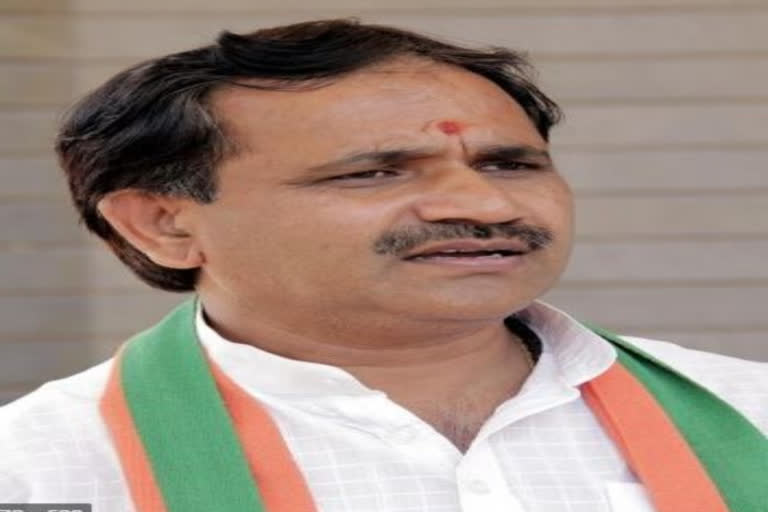 Union Minister Bhagwant Khuba car attacked by own party members in Bidar