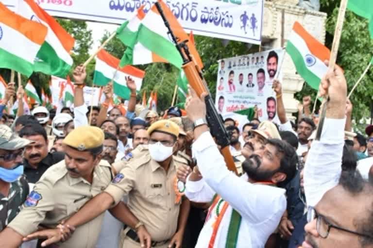 Telangana minister firing in air at freedom rally in Mahbubnagar