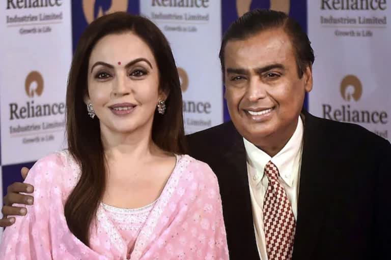 mukesh ambani  ambani family receive death threats  ambani family death threats  മുകേഷ്‌ അംബാനി  അംബാനിക്കും കുടുംബത്തിനും വധഭീഷണി  അംബാനി കുടുംബത്തിന് സുരക്ഷ  വധഭീഷണി  അംബാനി വധഭീഷണി  ambani family receive death threats in anonymous telephone calls  അംബാനി