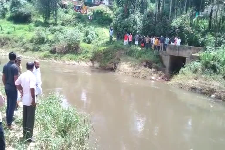 കല്ലാര്‍ പുഴയില്‍ കുളിക്കുവാന്‍ ഇറങ്ങിയ വിദ്യാര്‍ഥിയെ കാണാതായി  നെടുങ്കണ്ടം കല്ലാര്‍ പുഴയില്‍ വിദ്യാര്‍ഥിയെ കാണാതായി  Student missing at Kallar River Nedunkandam