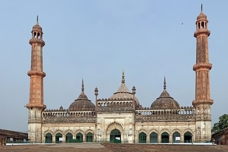 Paraper of Bara Imambara collapses due to heavy rains