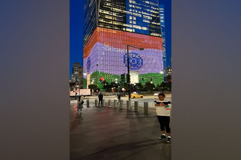 75 years of independence  independence day celebration  Iconic World Trade Center indian flag  indian flag displayed in newyork  വേൾഡ് ട്രേഡ് സെന്‍റർ  വേൾഡ് ട്രേഡ് സെന്‍റർ ഇന്ത്യൻ പതാക  സ്വാതന്ത്ര്യ ദിന ആഘോഷം  ന്യൂയോർക്ക് ഇന്ത്യൻ പതാക  അമേരിക്ക ഇന്്യ