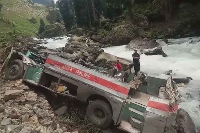 Seven ITBP jawan dead as bus falls into gorge an accident in Pahalgam