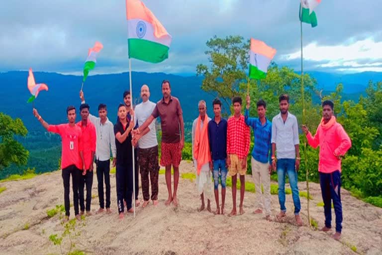 Tricolor hoisted on highest Gaurlata peak of Chhattisgarh