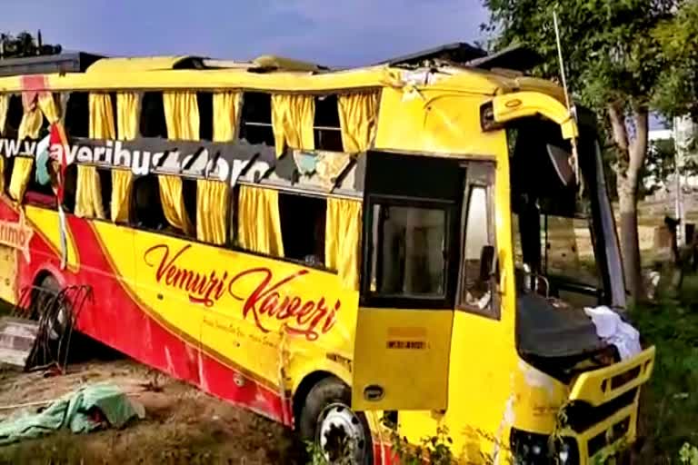 private-bus-accident-in-kolar