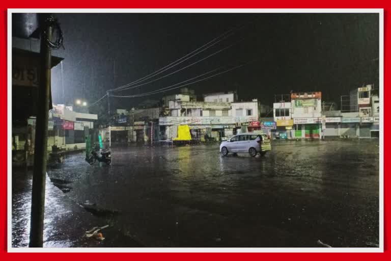 Monsoon Gujarat 2022 Update  રાજકોટ જિલ્લામાં બે દિવસથી વરસાદી વાતાવરણ કેટલો વરસાદ પડ્યો જૂઓ