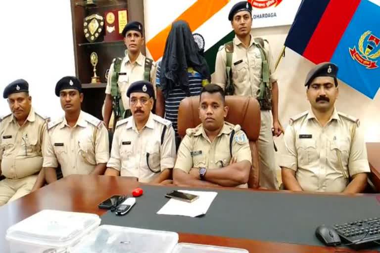 Lohardaga police arrested infamous criminal