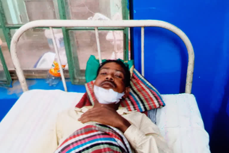 Mukhiya husband attacked with knife in Palamu
