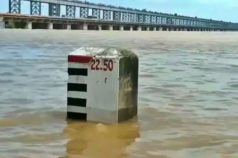 Over 4 lakh people in 12 districts of Odisha affected by floods