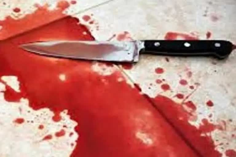 a woman cut her lover genitals  cut lover genitals  cut lover genitals in lakhimpur kheri  lakhimpur kheri latest news  लखीमपुर खीरी की ताजी खबर  मां ने आशिक का काटा गुप्तांग  आशिक का काटा गुप्तांग  महेवागंज पुलिस  காதலனின் பிறப்புறுப்பை வெட்டிய காதலி  லக்கிம்பூர் கேரியில் காதலனின் பிறப்புறுப்பை வெட்டிய காதலி  லக்கிம்பூர் கேரி