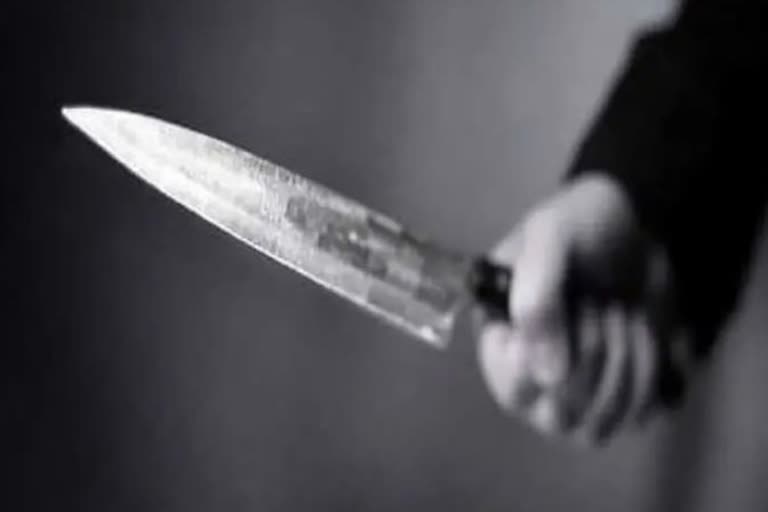 Man slits minor girl throat