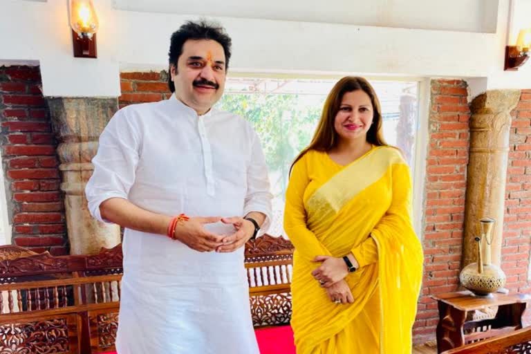 kuldeep bishnoi sonali phogat meeting