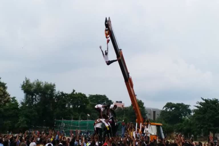 dahi-handi-competition-organized-on-krishna-janmashtami-in-ranchi