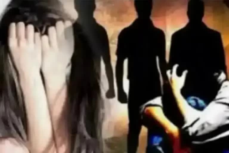 Half a dozen youth assaulted a girl tore down her clothes in Hamirpur