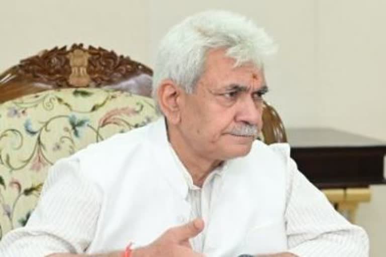 Manoj Sinha Mirwaiz not under house arrest