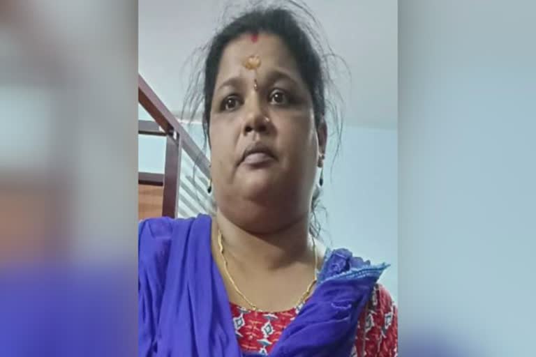 Fraud on Mudra loan Pathanamthitta  Woman arrested for defrauding lakhs on Mudra loan Pathanamthitta  defrauding lakhs on Mudra loan  Fraud on Mudra loan  ലോണ്‍ തരപ്പെടുത്തി നല്‍കാമെന്നു പറഞ്ഞ് തട്ടിപ്പ്  ലക്ഷങ്ങള്‍ തട്ടിയ യുവതി പിടിയില്‍  മുദ്ര ലോൺ  ഗൂഗിൾ പേ  Money  പണം തട്ടിപ്പ്  തട്ടിപ്പ  Fraud  തിരുവനന്തപുരം അട്ടക്കുളങ്ങര  തിരുവല്ല