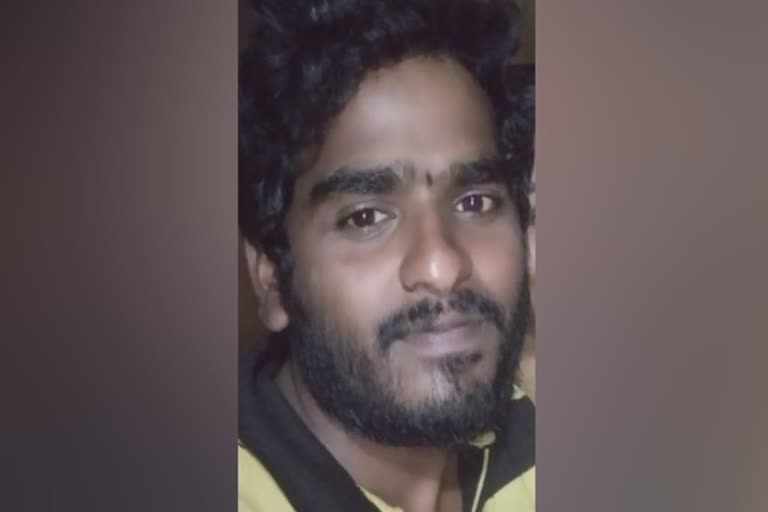 burnt body of youth found  burnt body of youth found in chinnakanal  chinnakanal youth death  idukki death latest  chinnakanal latest news  idukki district news  യുവാവിൻ്റെ മൃതദേഹം കത്തിക്കരിഞ്ഞ നിലയിൽ  ചിന്നക്കനാലിൽ യുവാവിൻ്റെ മൃതദേഹം കത്തിക്കരിഞ്ഞ നിലയിൽ  ചിന്നക്കനാല്‍ മൃതദേഹം കണ്ടെത്തി  ഇടുക്കി ജില്ല വാര്‍ത്തകള്‍  ഇടുക്കി മൃതദേഹം കണ്ടെത്തി  മൃതദേഹം കത്തിക്കരിഞ്ഞ നിലയിൽ