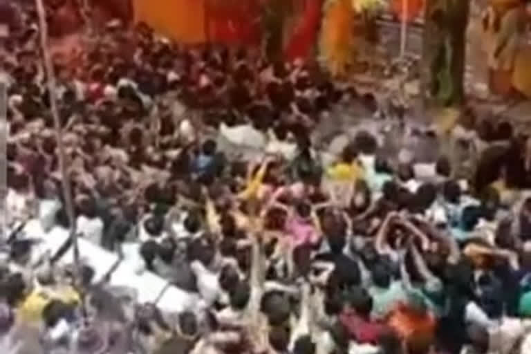 devotees died due to suffocation