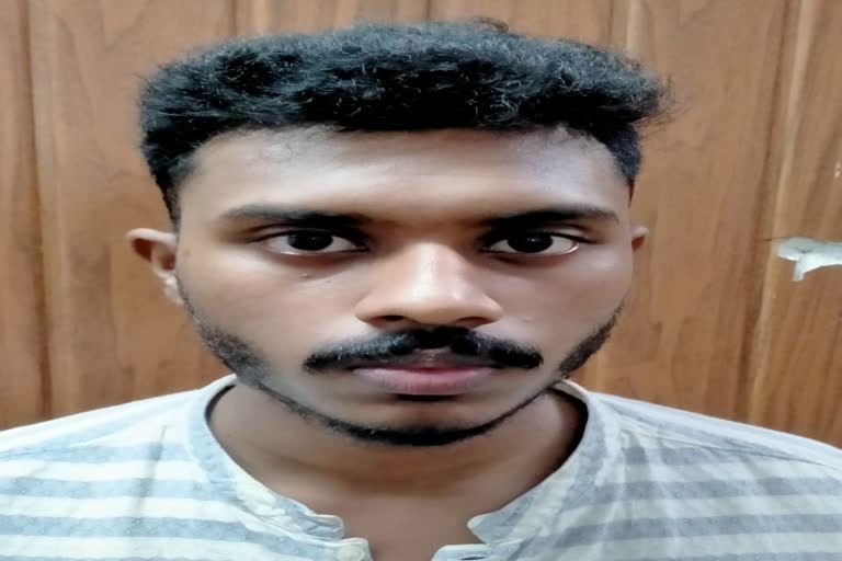 Nudity display towards student  man arrested at vaikom for nudity display  വിദ്യാർഥിനിക്ക് നേരെ നഗ്നതാ പ്രദർശനം  നഗ്നതാ പ്രദർശനം  വൈക്കത്ത് വിദ്യാർഥിനിക്ക് നേരെ നഗ്നതാ പ്രദർശനം  കോട്ടയം വാർത്തകൾ  കേരള വാർത്തകൾ  kottayam latest news  kerala latest news