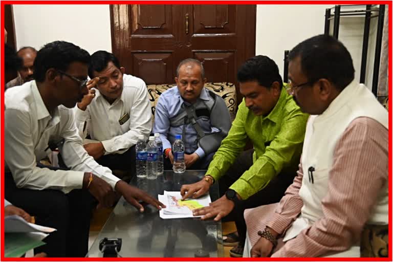 Minister Mungantiwar Directs to Vekoli