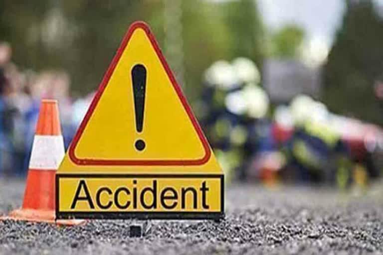 father and son die in road accident in kilimanoor  അമിത വേഗതയിലെത്തിയ കാറിടിച്ച് പിതാവിനും മകനും ദാരുണാന്ത്യം  അമിത വേഗതയിലെത്തിയ കാർ ബൈക്കിലിടിച്ചു  വാഹനാപകടത്തിൽ അച്ഛനും മകനും മരിച്ചു  കിളിമാനൂരിൽ കാറും ബൈക്കും കൂട്ടിയിടിച്ചു  ROAD ACCIDENT IN TRIVANDRUM