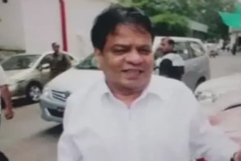 Iqbal Kaskar hospitalised Mumbai  Dawood Ibrahim brother Kaskar  Kaskar hospitalised because of chest pain  ദാവൂദ് ഇബ്രാഹിമിന്‍റെ സഹോദരൻ ഇക്‌ബാൽ കസ്‌കർ  ഇക്‌ബാൽ കസ്‌കർ നെഞ്ചുവേദനയെ തുടർന്ന് ആശുപത്രിയിൽ  മുംബൈ വാർത്തകൾ  ദേശീയ വാർത്തകൾ  national news  mumbai latest news  ദാവൂദ് ഇബ്രാഹിമിന്‍റെ സഹോദരൻ ഇക്‌ബാൽ  ഇക്‌ബാൽ കസ്‌കർ