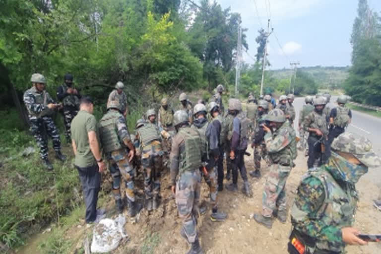 Security forces defuse IED at Beihgund in Jammu and Kashmir