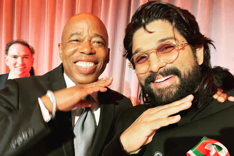 Allu Arjun Strikes Thaggede Le Pose With New York Mayor See Video Of