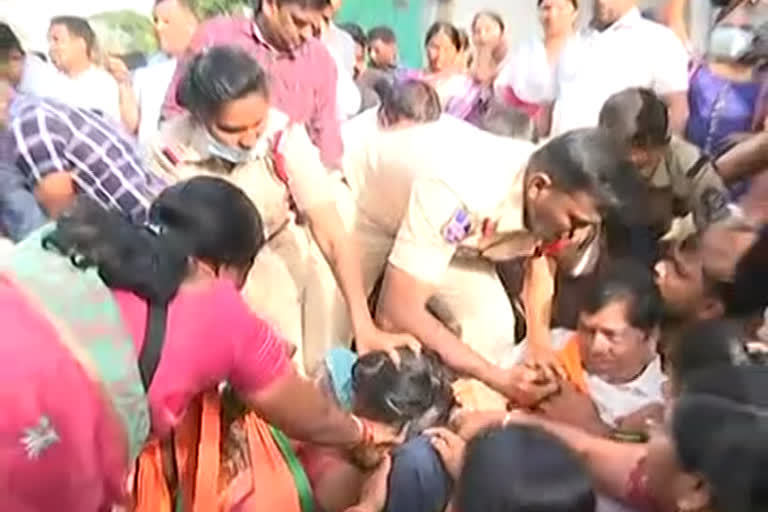 BJP attack MLC kavitha House