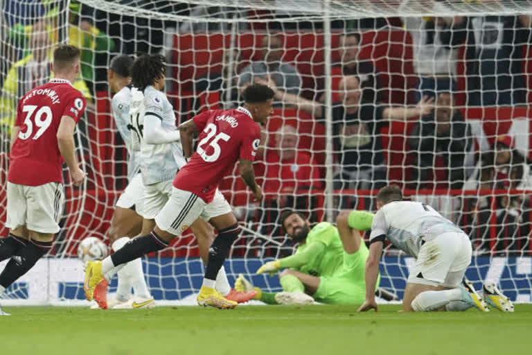 Man United springs back to life with 2-1 win over Liverpool